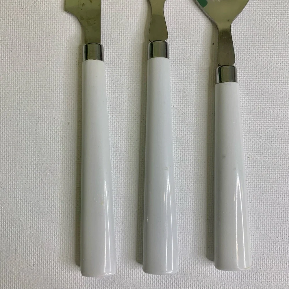 VTG Chef's Pic 12 Pcs Flatware Set White Handles Knifes Forks Spoons ABS Plastic